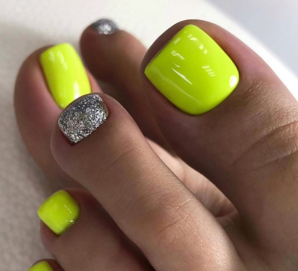 Камуфлирующая база CosmoLac (Космолак) неоновая № 005 "Выжатый как неон", 7,5 мл.