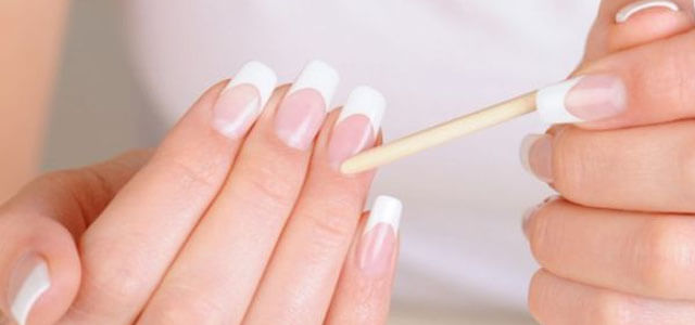 Нанесения косметического маникюра фото