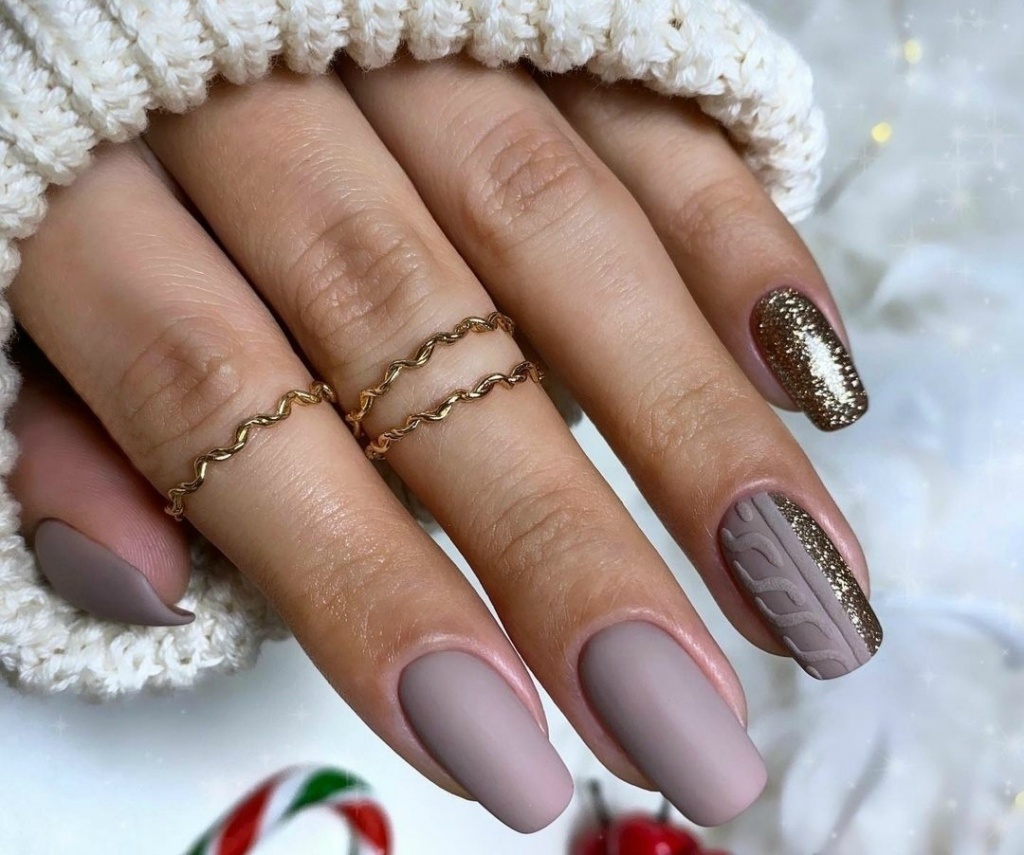 Модный спокойный цвет понравится всем, особенно в сочетании с объемом и блестками Модный спокойный цвет понравится всем, особенно в сочетании с объемом и блестками